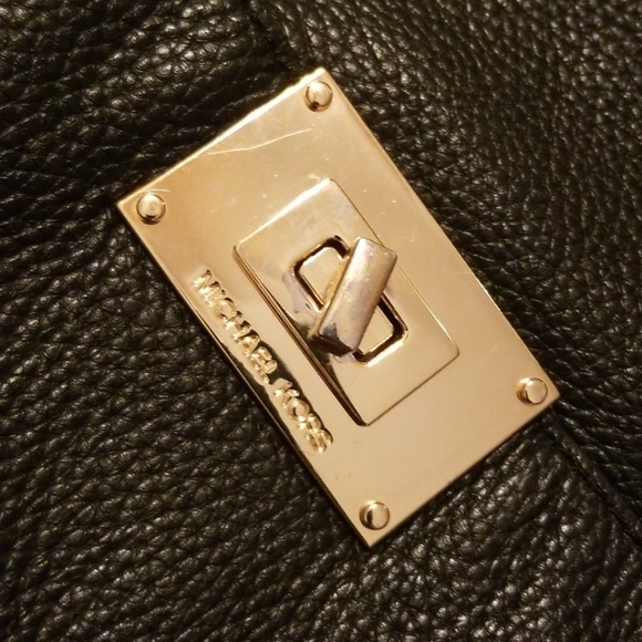 Mk jet set hobo bag!! Authentic all leather - Picture 5 of 5